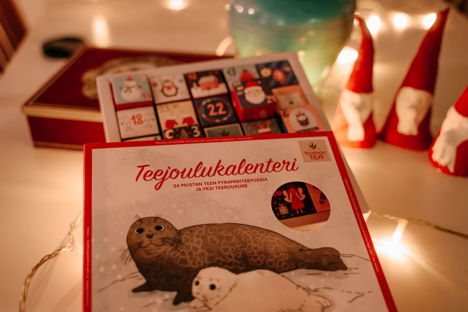Granon kanssa yhteistyössä toteutetussa Forsman Tean teejoulukalenterissa on 25 luukkua ja yllätyksiä teenystäville. 