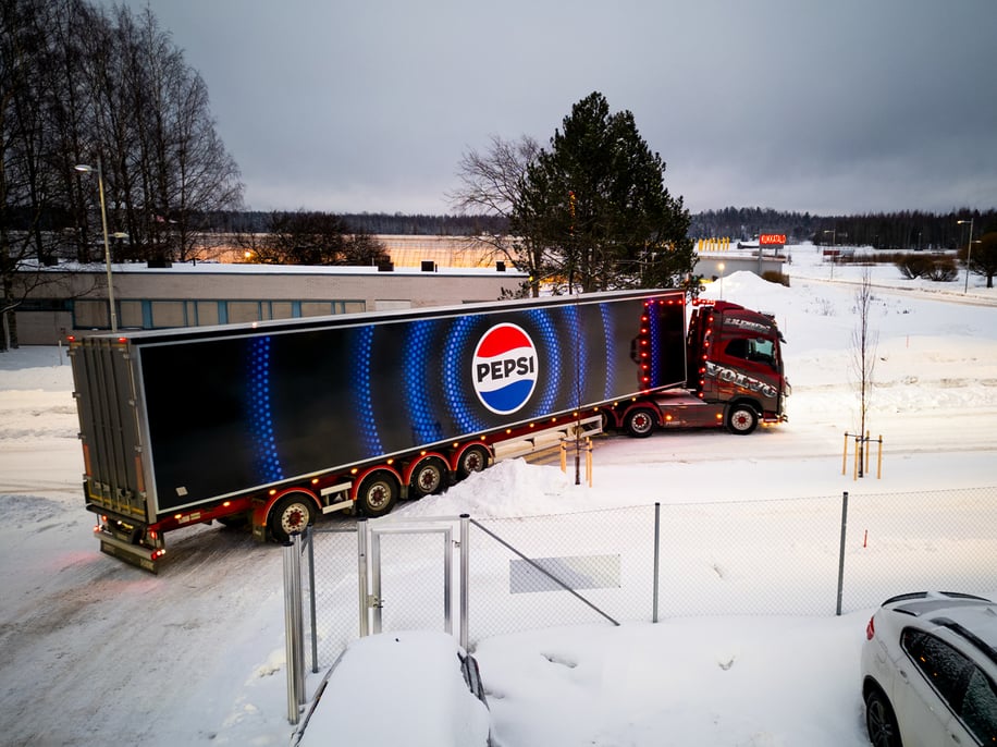 Ajokaluston teippaukset ovat merkittävä markkinointikeino. 