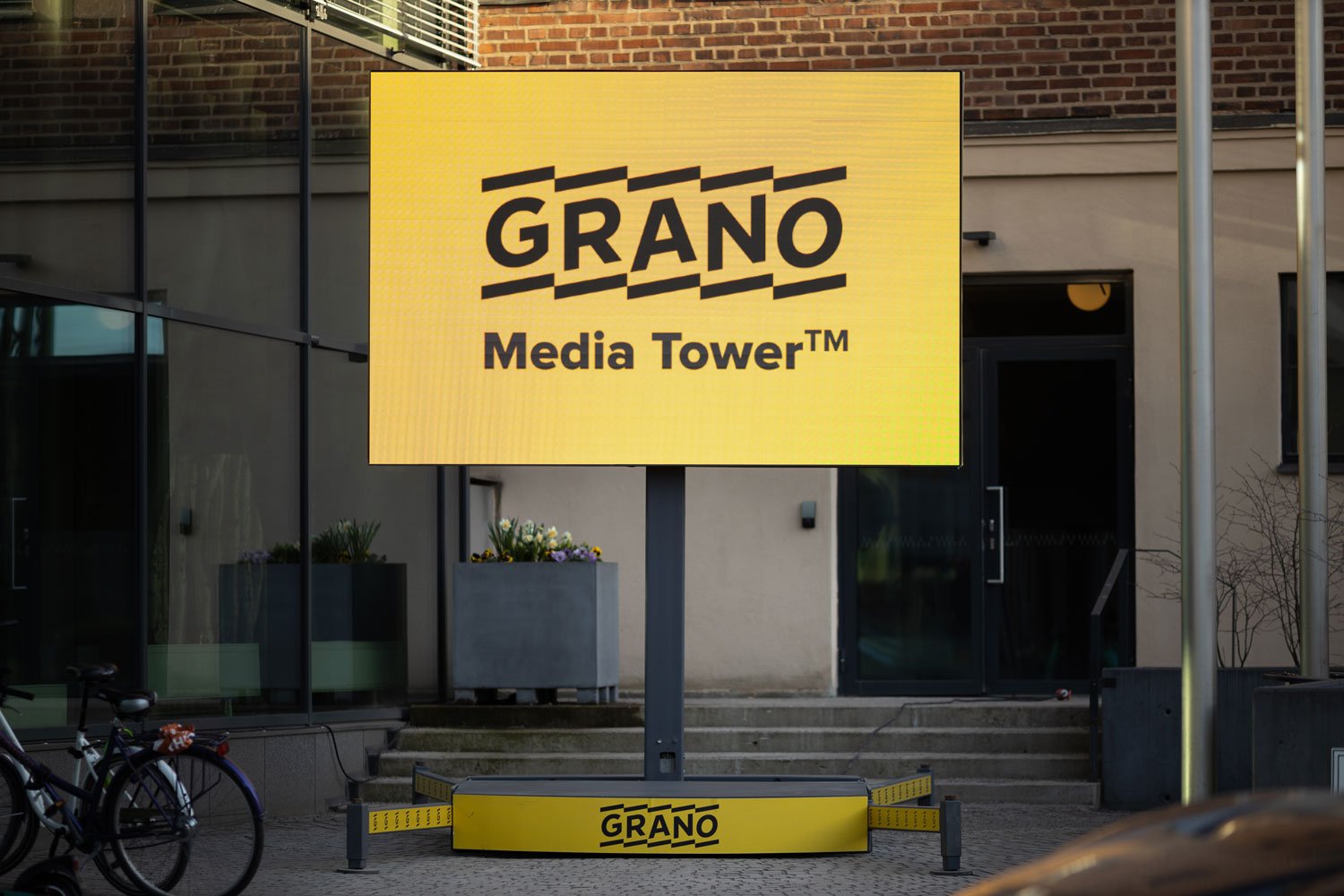 Grano Media Tower™ -näyttöviestintäratkaisu toimi vuoden 2022 MM-kisojen Fan Zonen pääasiallisena viestintävälineenä.