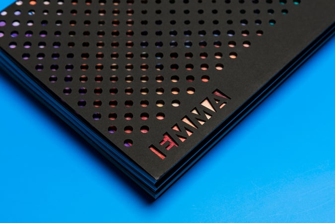 Toteutimme EMMA:lle palkitun Kosketus-näyttelyjulkaisun