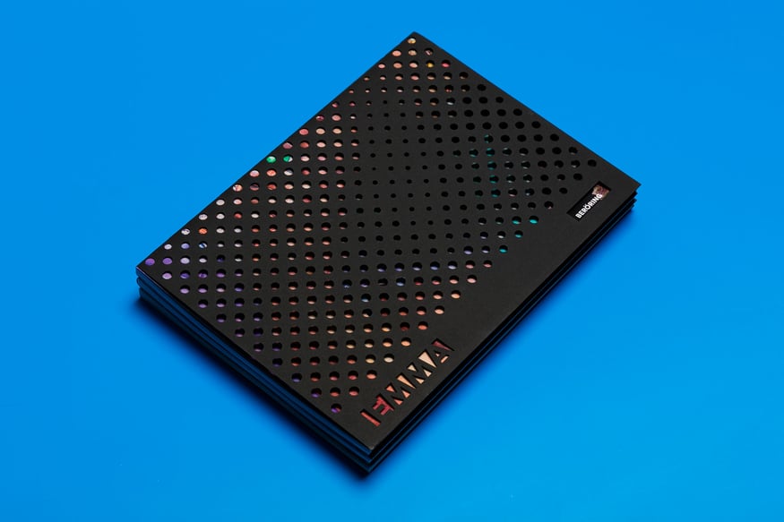 Grano toteutti EMMAlle palkitun Kosketus-näyttelyjulkaisun.