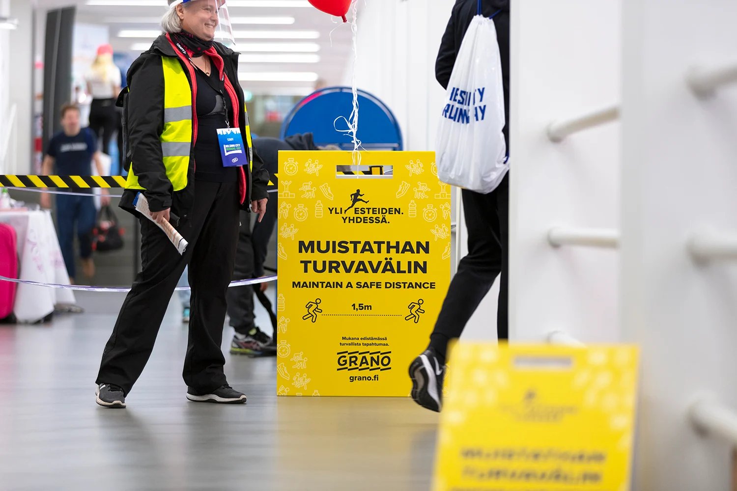 Helsinki City Running Dayn turvaväleistä pidettiin huolta opasteilla.